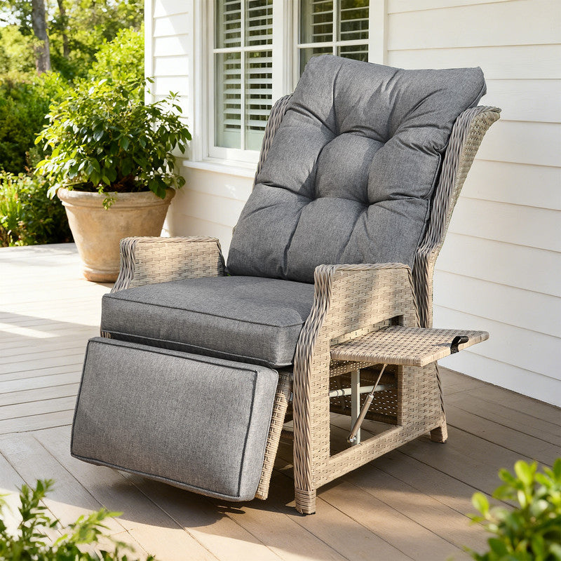 Rattansessel verstellbar mit Fußstütze und Tisch – wetterfester Garten-Relaxsessel bis 160 kg belastbar, Beige