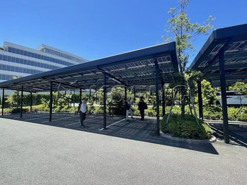 Aluminium Solar-Carport für 6 Autos Schwarz – inkl. 45 PV-Module, Komplettset mit Montage & Fundamenten